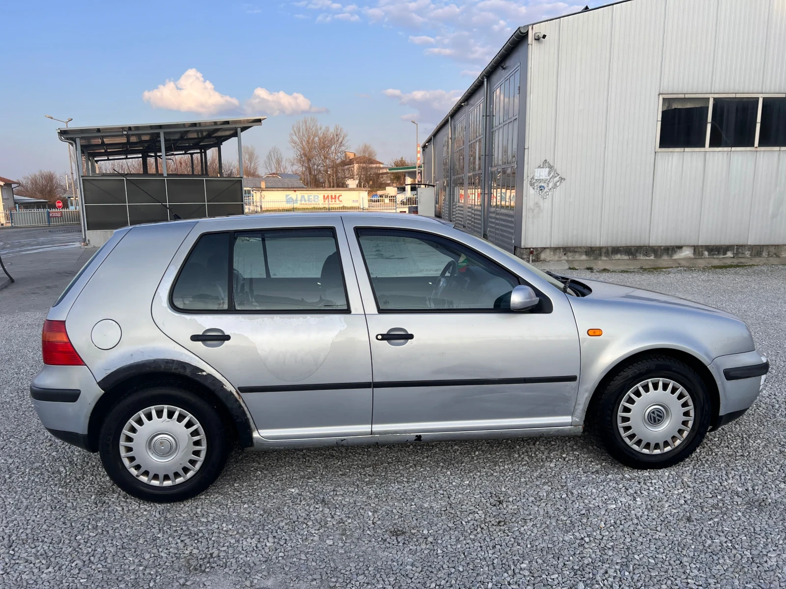 VW Golf 4 1.6i , снимка 4 - Автомобили и джипове - 53851196