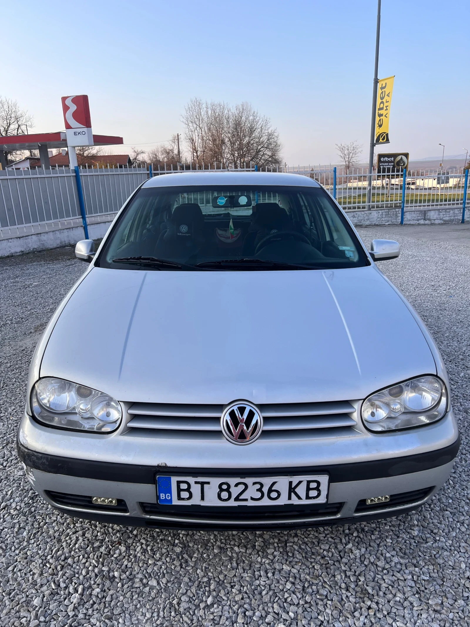 VW Golf 4 1.6i , снимка 2 - Автомобили и джипове - 53851196