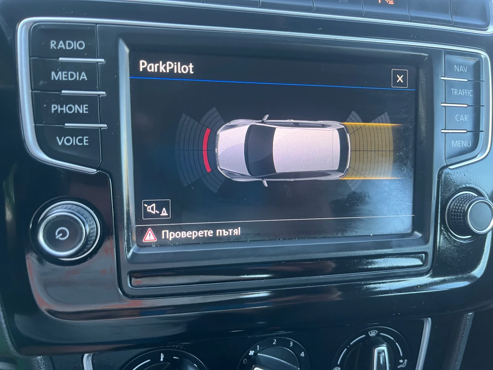 VW Polo 1.0, снимка 14 - Автомобили и джипове - 53938210