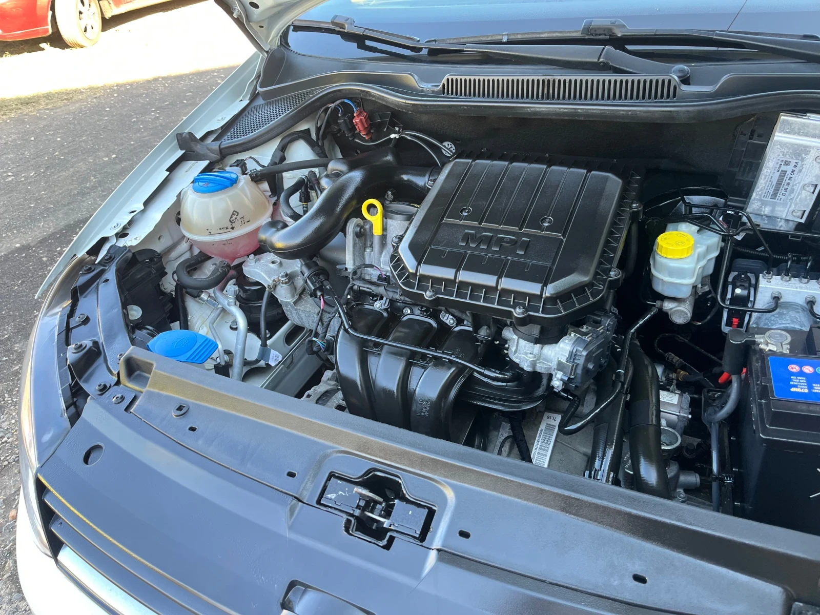 VW Polo 1.0, снимка 6 - Автомобили и джипове - 53938210