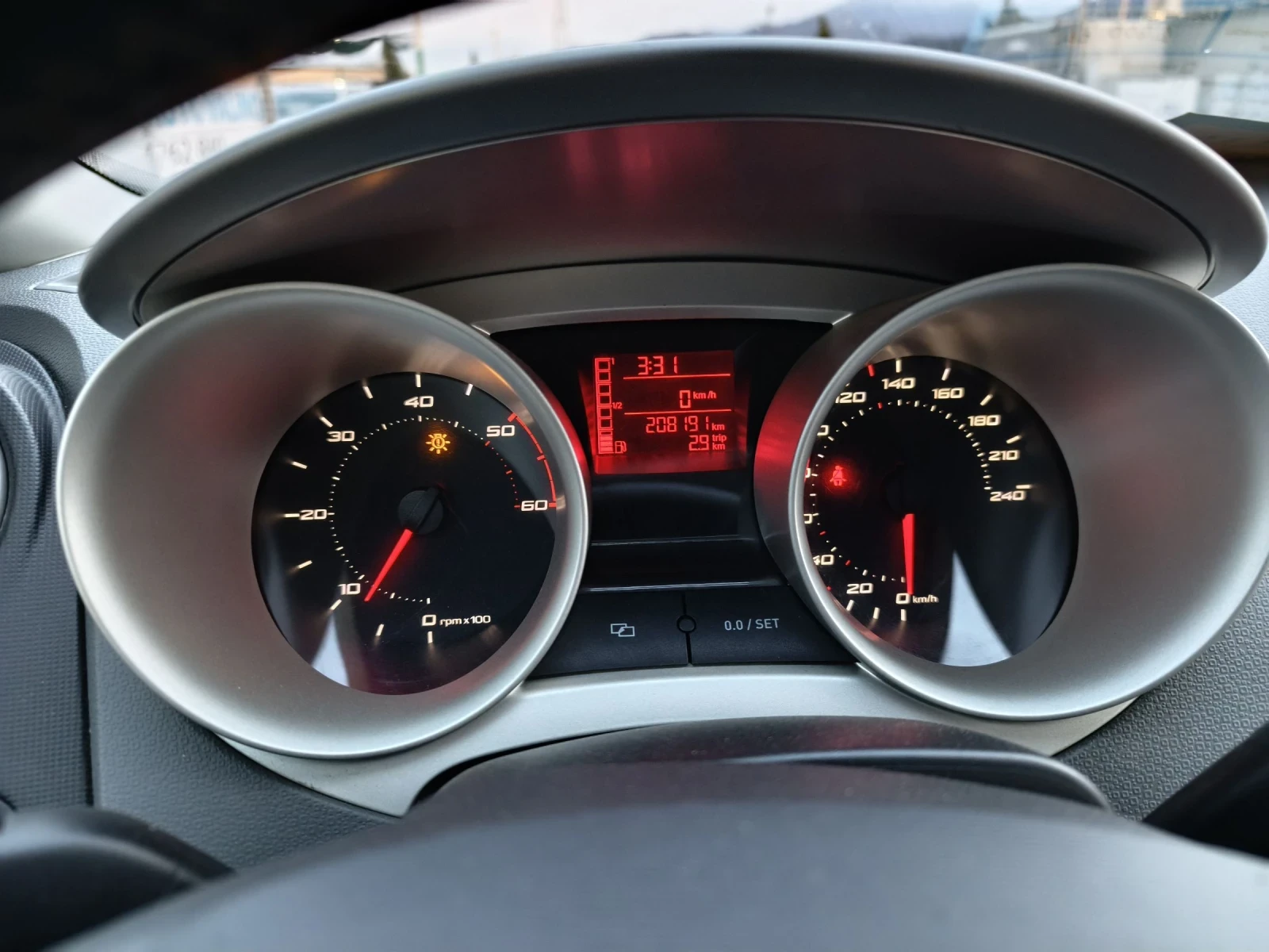 Seat Ibiza 1.6 tdi, снимка 9 - Автомобили и джипове - 54152042