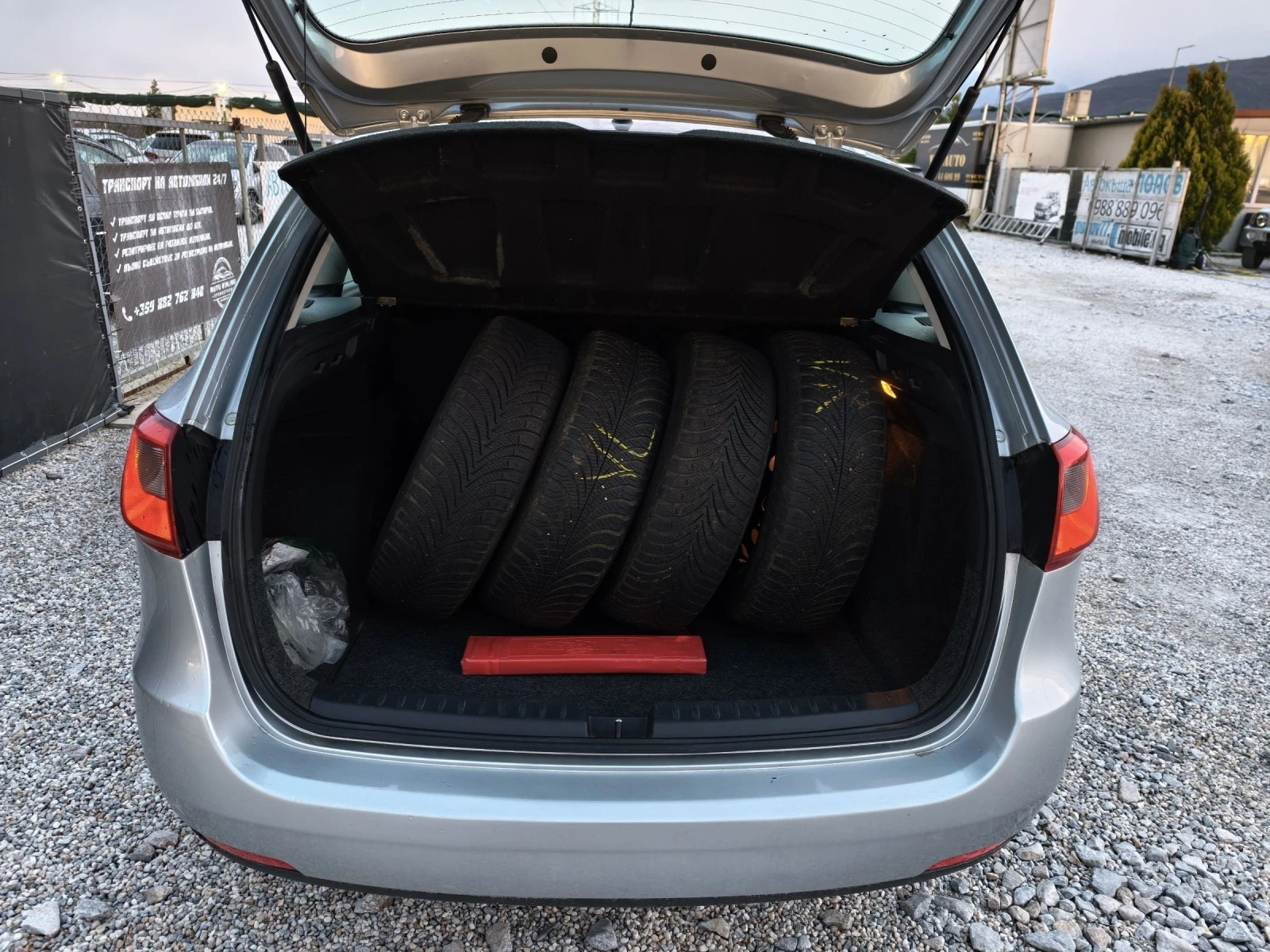 Seat Ibiza 1.6 tdi, снимка 7 - Автомобили и джипове - 54152042