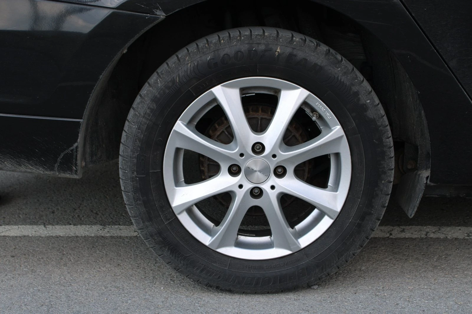 Dacia Logan, снимка 13 - Автомобили и джипове - 54253898