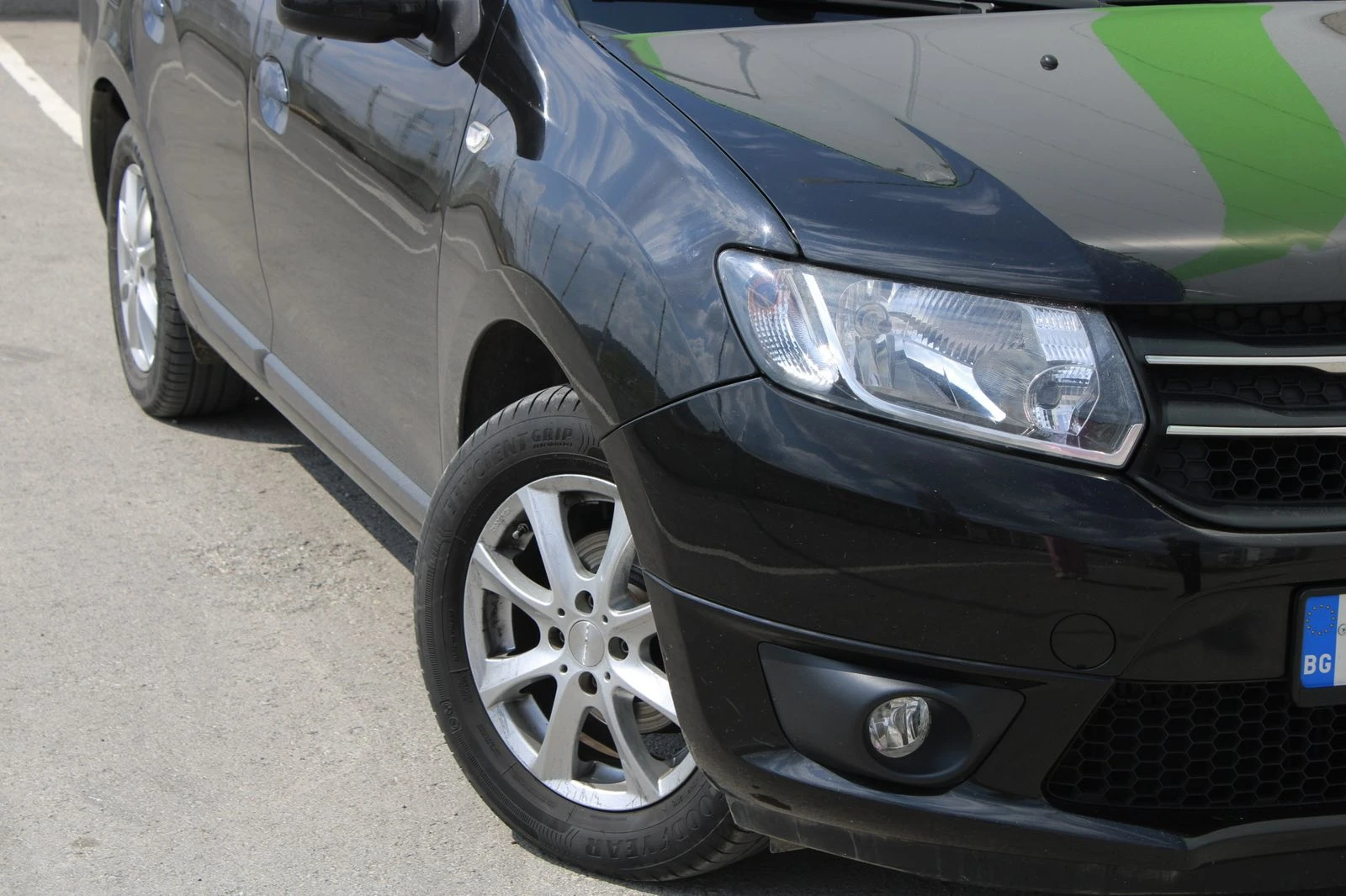 Dacia Logan, снимка 4 - Автомобили и джипове - 54253898