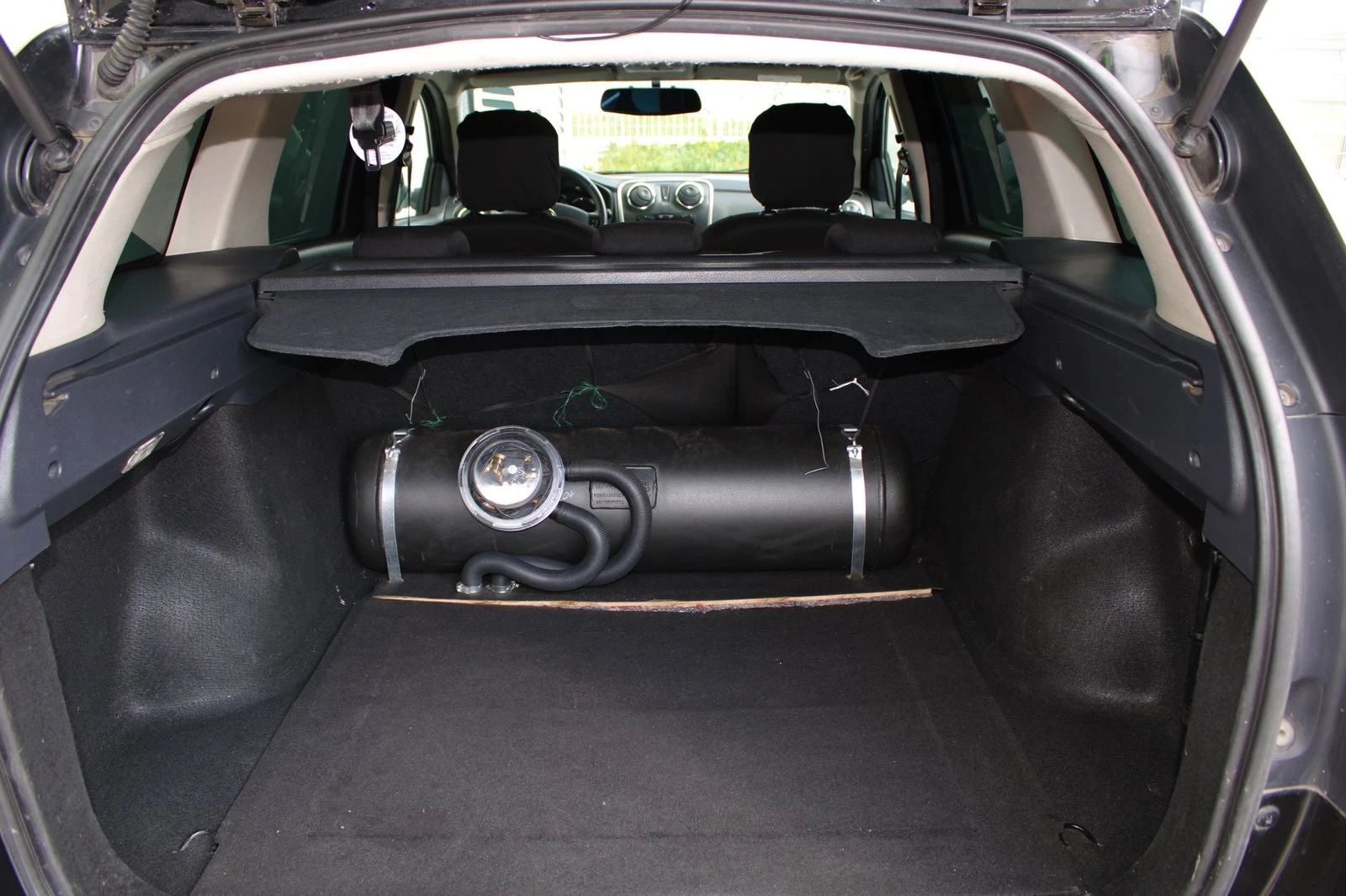 Dacia Logan, снимка 10 - Автомобили и джипове - 54253898