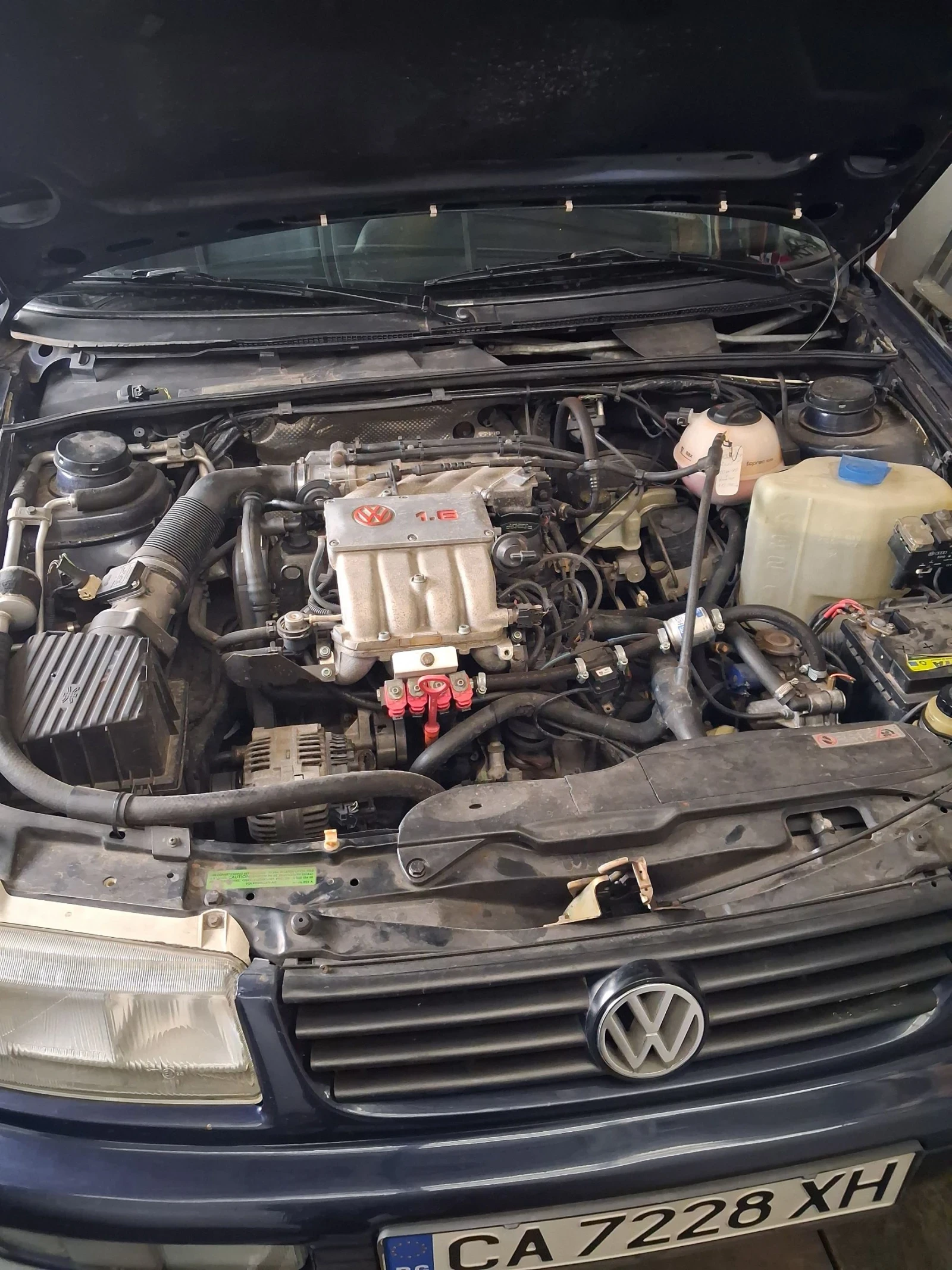 VW Passat, снимка 13 - Автомобили и джипове - 54396912