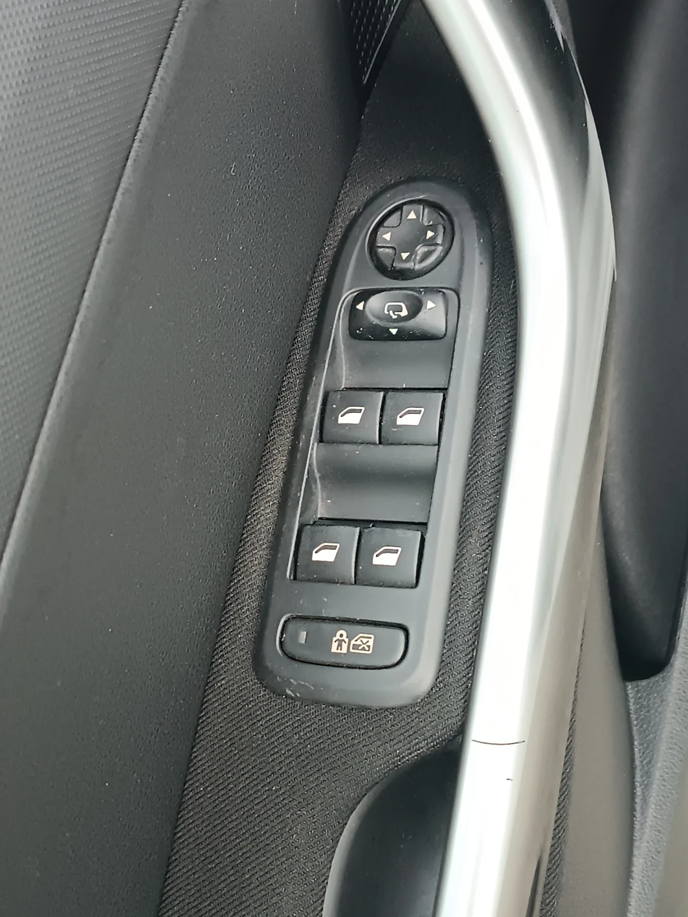 Peugeot 308 2.0 HDi, ФЕЙС, 150к.с., ПЕРФЕКТНО, ЛИЗИНГ , снимка 7 - Автомобили и джипове - 54598971