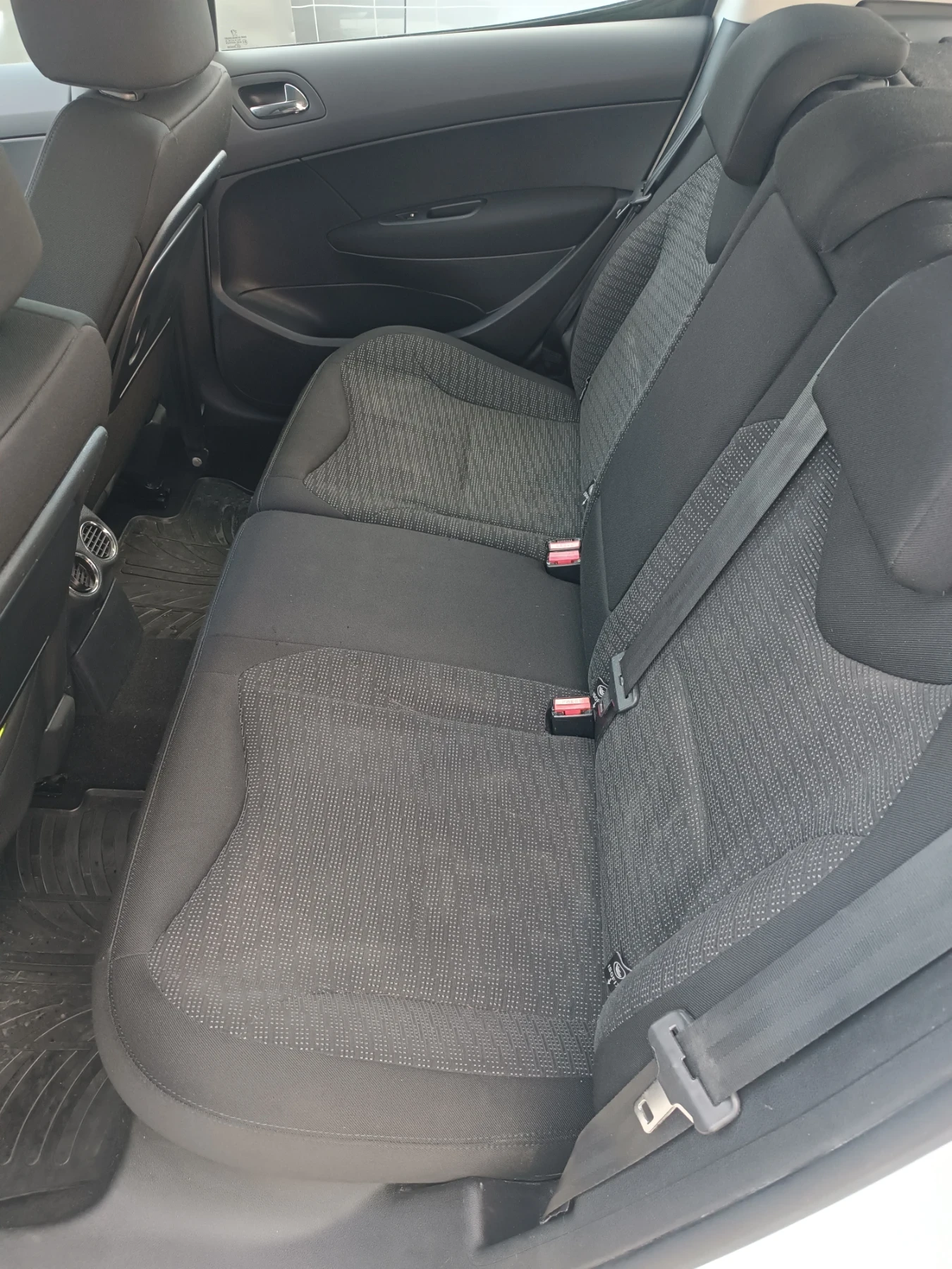 Peugeot 308 2.0 HDi, ФЕЙС, 150к.с., ПЕРФЕКТНО, ЛИЗИНГ , снимка 13 - Автомобили и джипове - 54598971