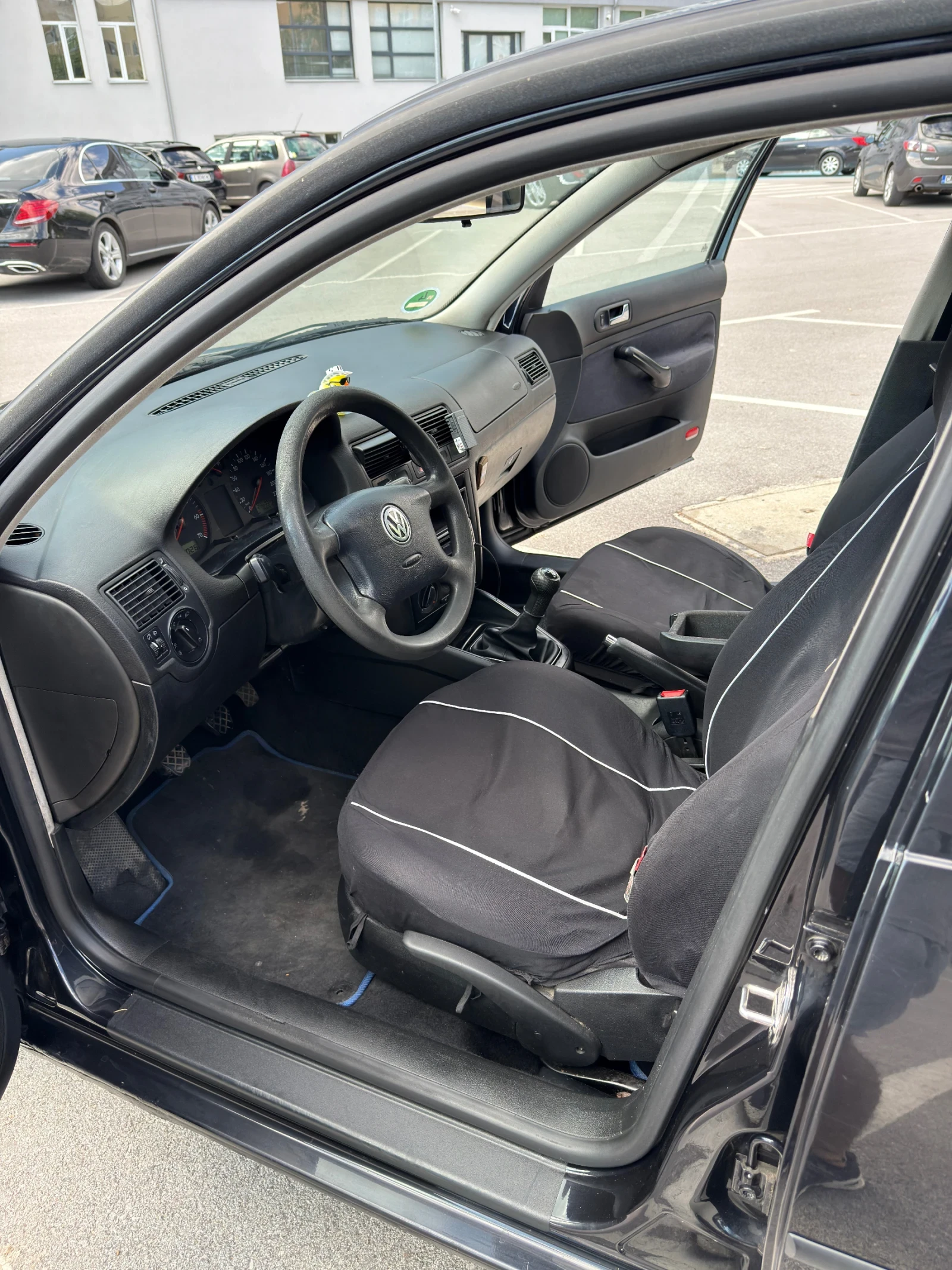 VW Golf Бензин, снимка 5 - Автомобили и джипове - 54668773