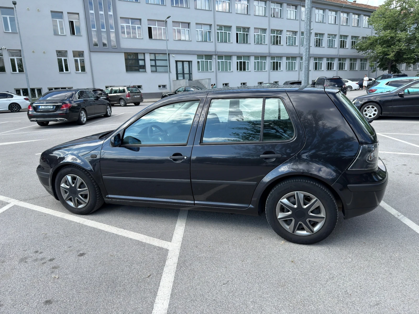 VW Golf Бензин, снимка 7 - Автомобили и джипове - 54668773