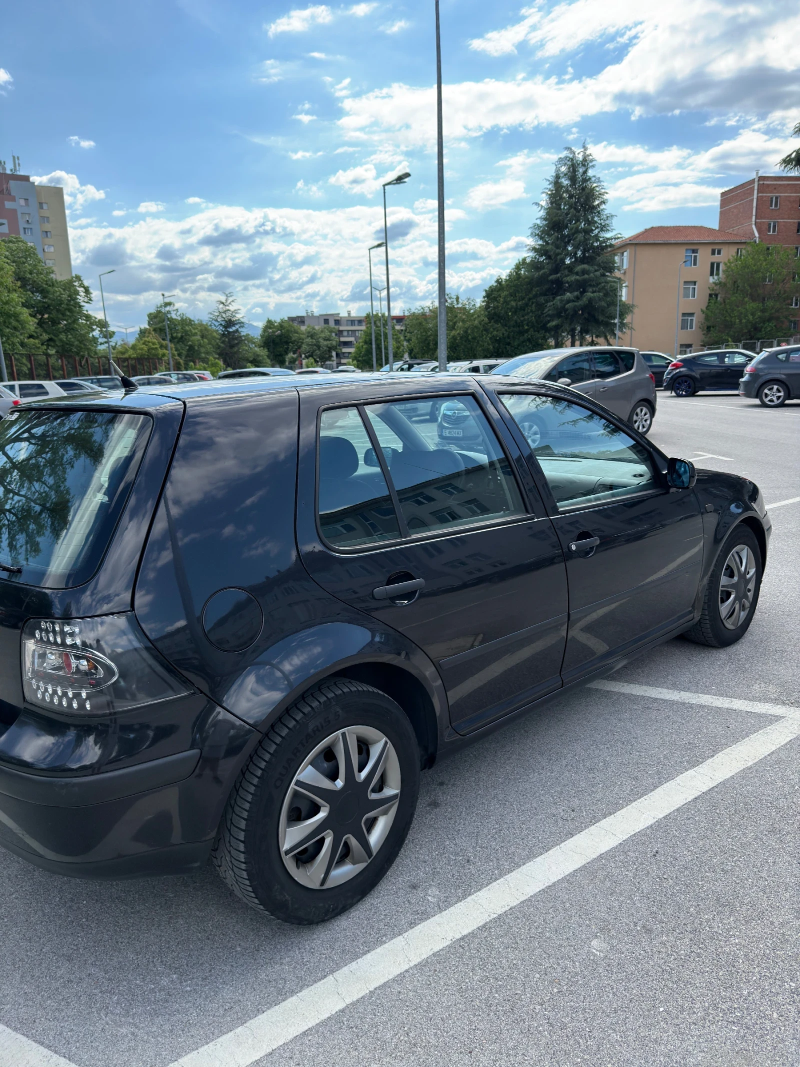 VW Golf Бензин, снимка 8 - Автомобили и джипове - 54668773