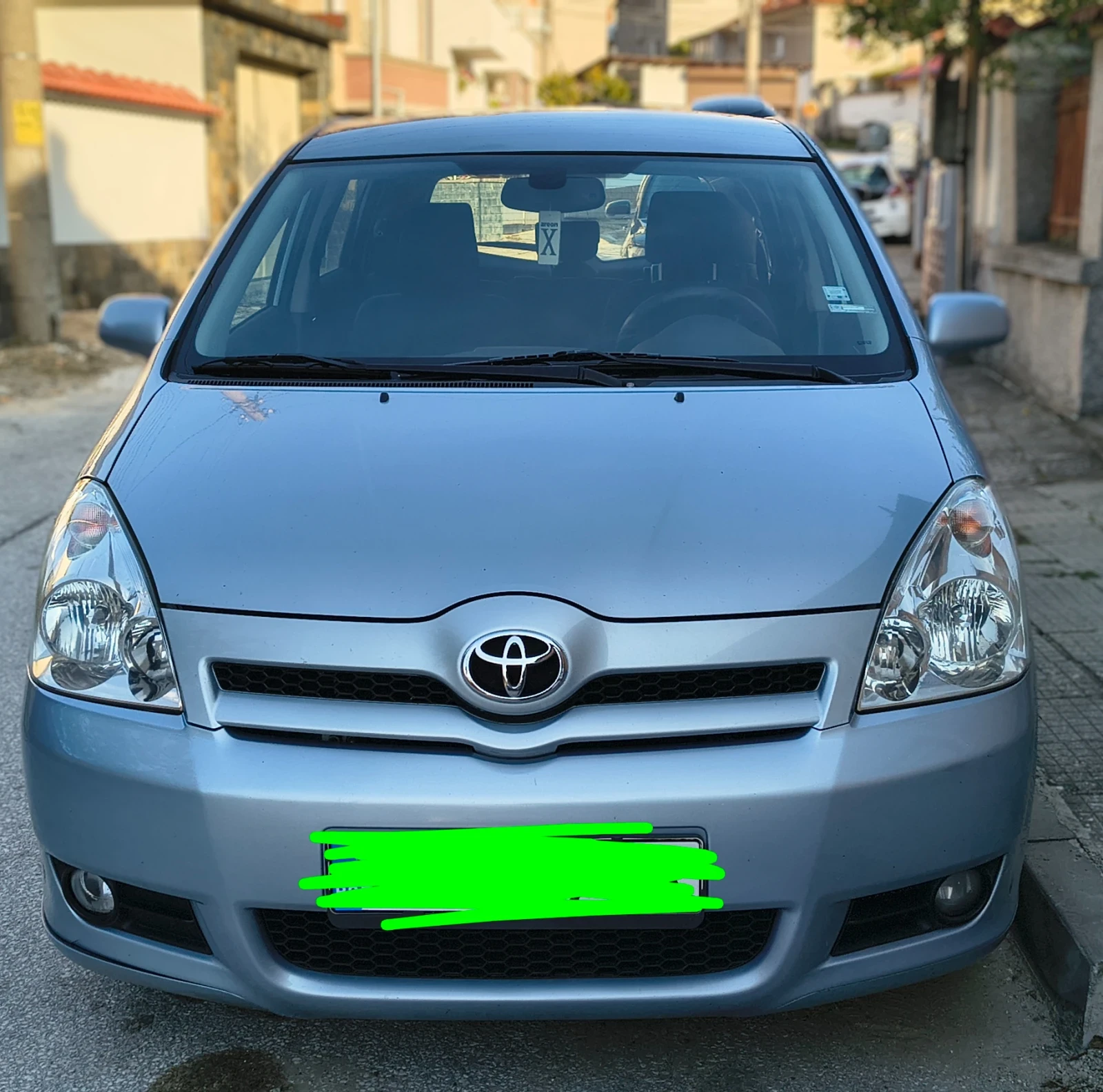 Toyota Corolla verso 2.0 D4D, снимка 2 - Автомобили и джипове - 54947577