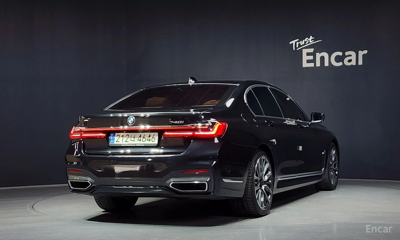 BMW 740 B&W * ОБДУХВАНЕ * ДИСТРОНИК * HEAD-UP * , снимка 3 - Автомобили и джипове - 55155027