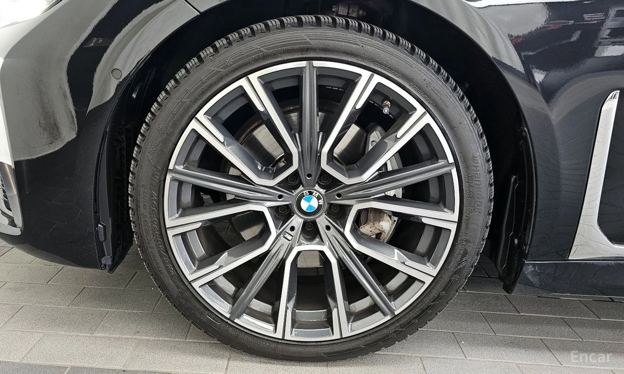 BMW 740 B&W * ОБДУХВАНЕ * ДИСТРОНИК * HEAD-UP * , снимка 6 - Автомобили и джипове - 55155027