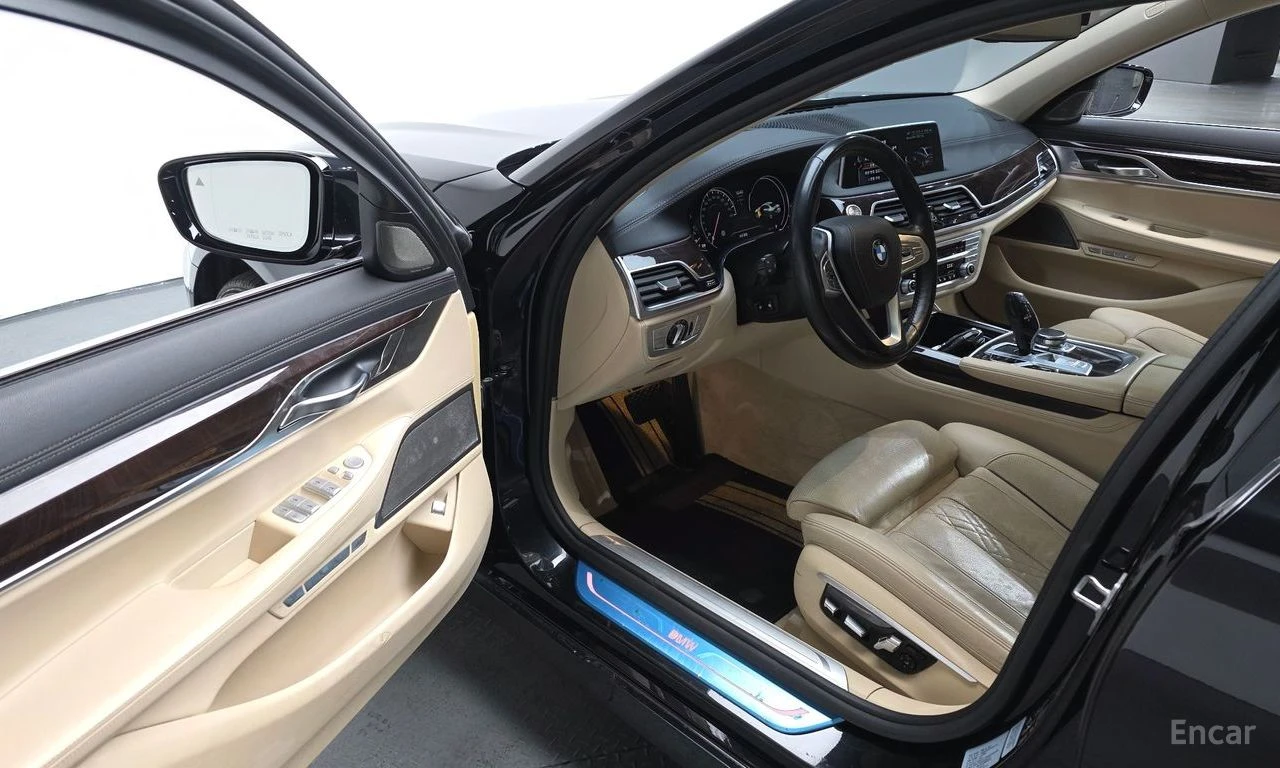 BMW 730 ОБДУХВАНЕ * HARMAN/KARDON * HEAD-UP * АВТОКРЕДИТ, снимка 11 - Автомобили и джипове - 55233890