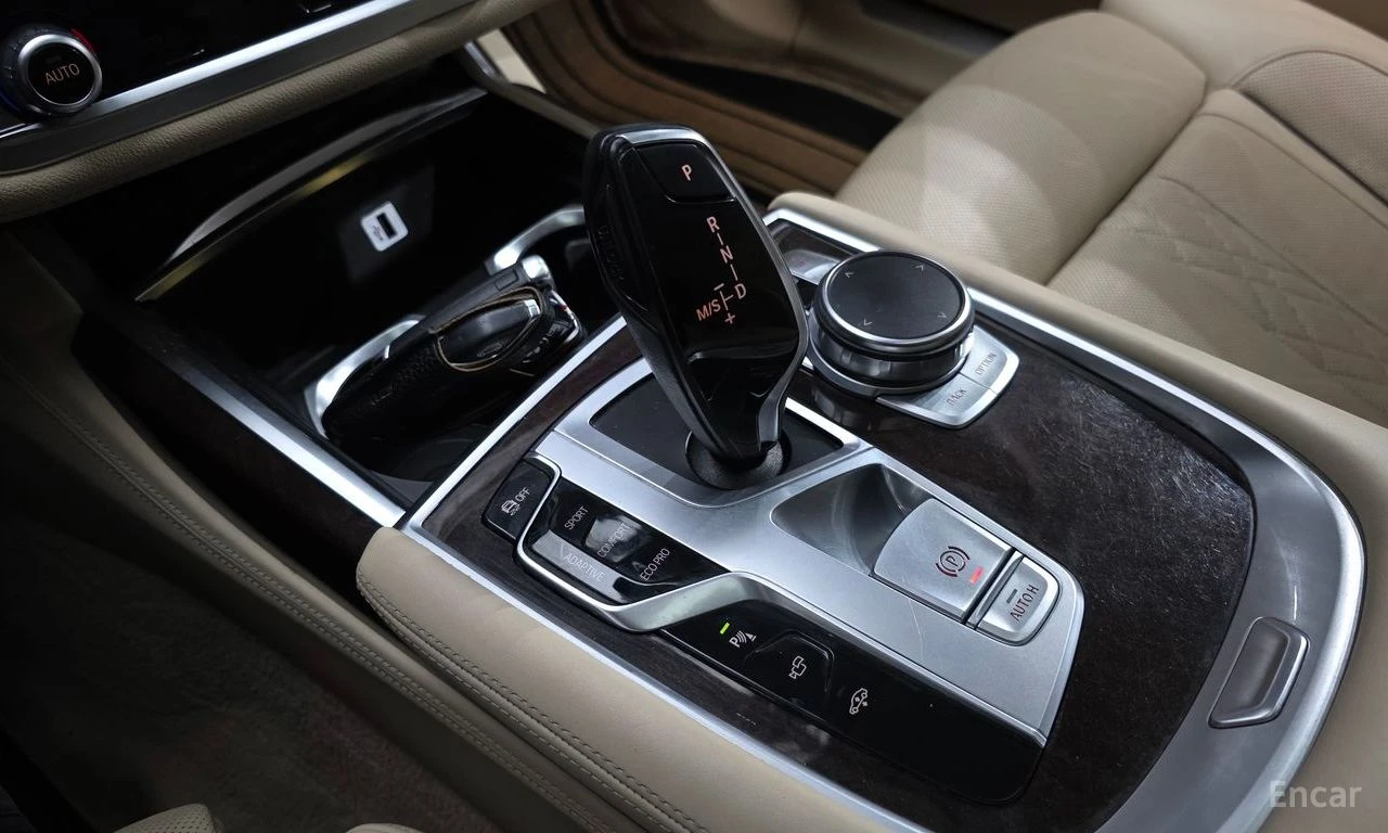 BMW 730 ОБДУХВАНЕ * HARMAN/KARDON * HEAD-UP * АВТОКРЕДИТ, снимка 10 - Автомобили и джипове - 55233890