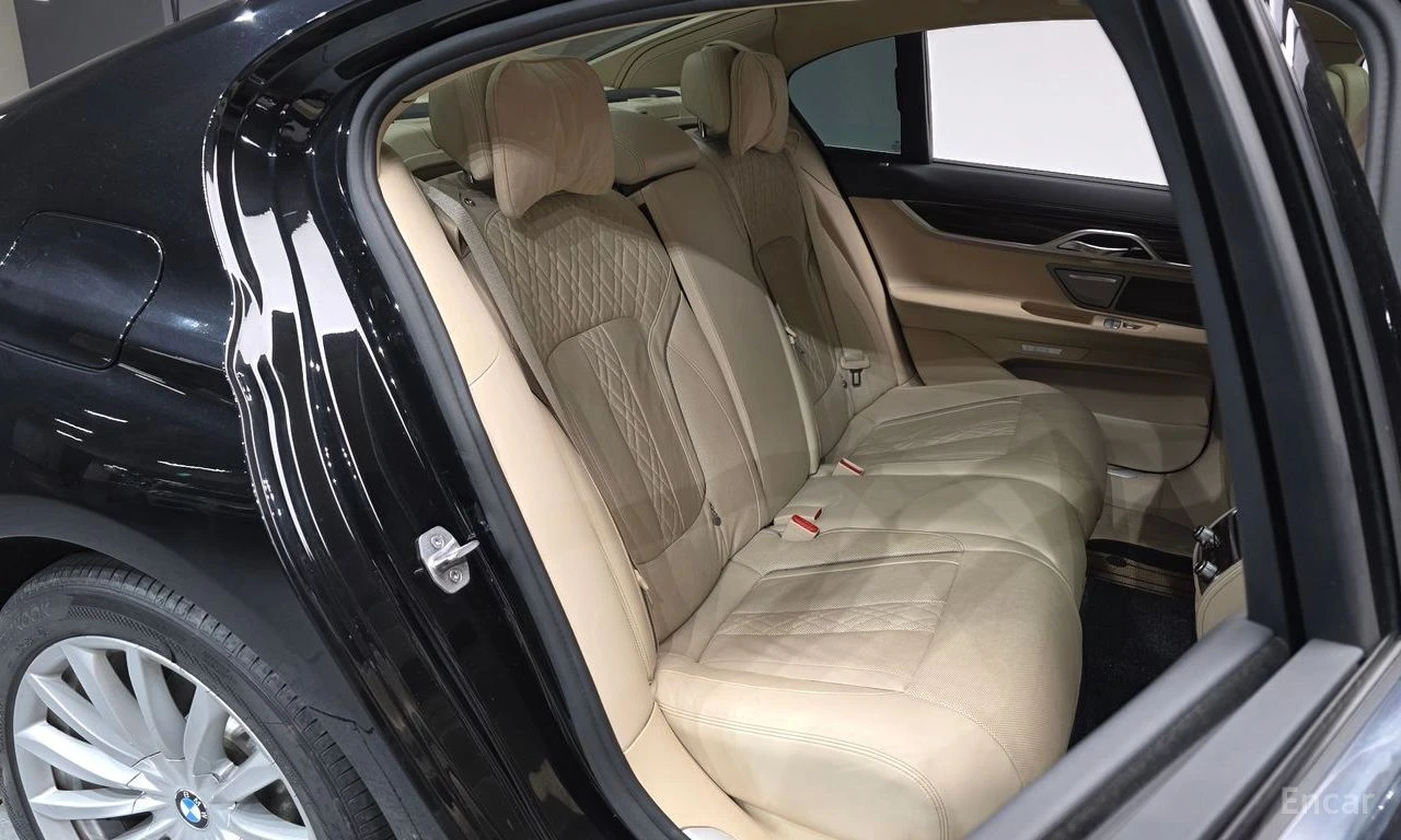BMW 730 ОБДУХВАНЕ * HARMAN/KARDON * HEAD-UP * АВТОКРЕДИТ, снимка 12 - Автомобили и джипове - 55233890