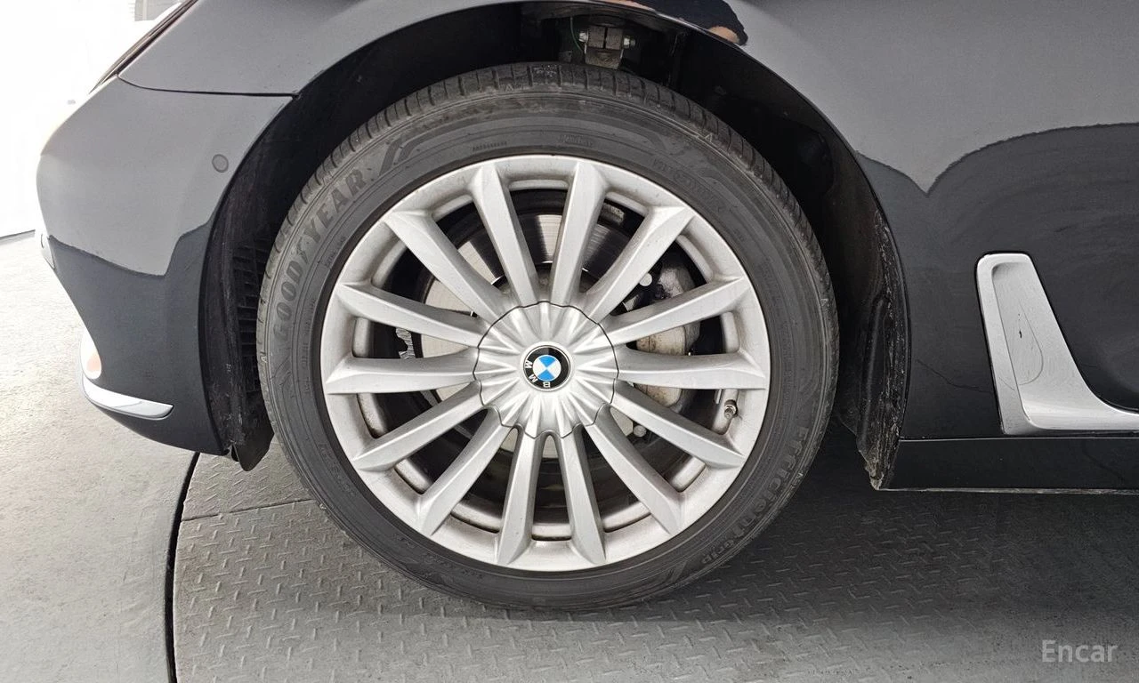 BMW 730 ОБДУХВАНЕ * HARMAN/KARDON * HEAD-UP * АВТОКРЕДИТ, снимка 6 - Автомобили и джипове - 55233890