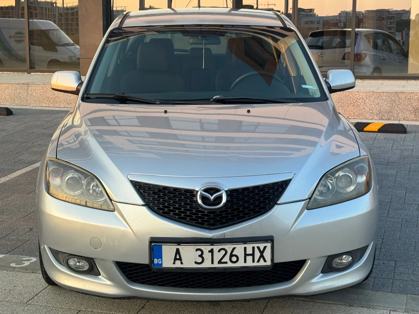 Mazda 3 1.6 Газ Автомат, снимка 2 - Автомобили и джипове - 55450017
