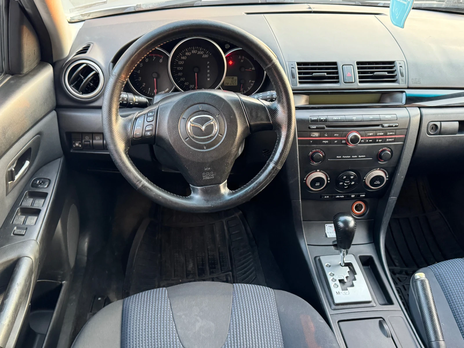 Mazda 3 1.6 Газ Автомат, снимка 7 - Автомобили и джипове - 55450017