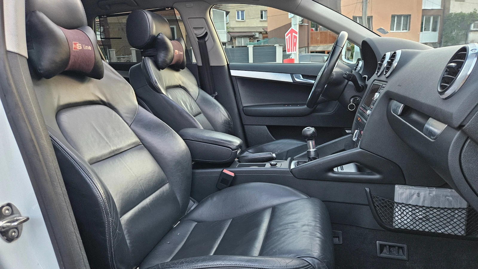 Audi A3 2.0 TDI S-LINE/KOJA/PANORAMA/NAVIG, снимка 13 - Автомобили и джипове - 55661952