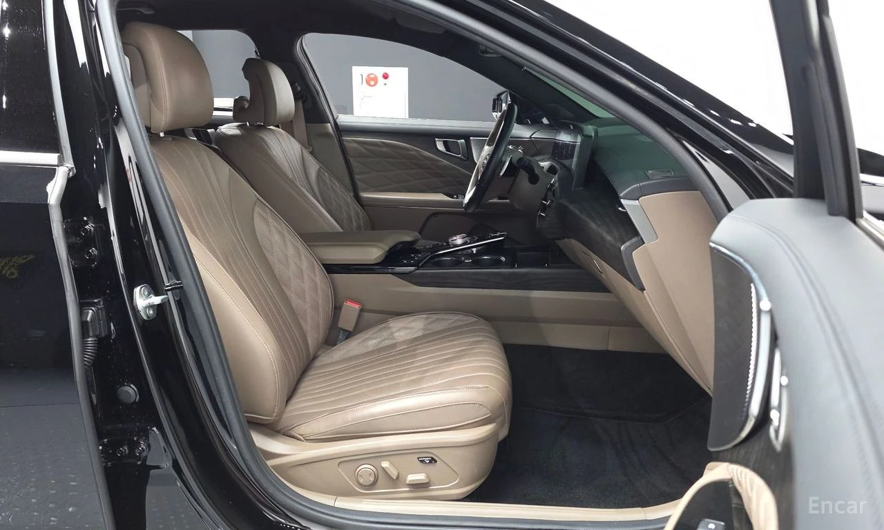 Kia K8 3.5* SIGNATURE* ОБДУХВАНЕ* ДИСТРОНИК* ХЕДЪП* 360КА, снимка 13 - Автомобили и джипове - 55743206