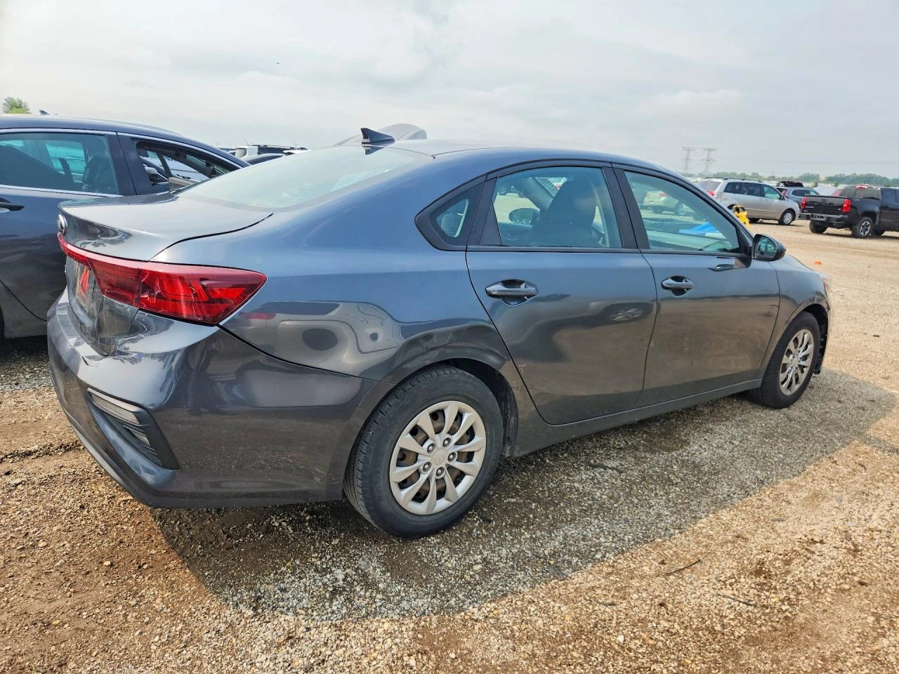 Kia Forte 2.0l Fe, снимка 3 - Автомобили и джипове - 56040783