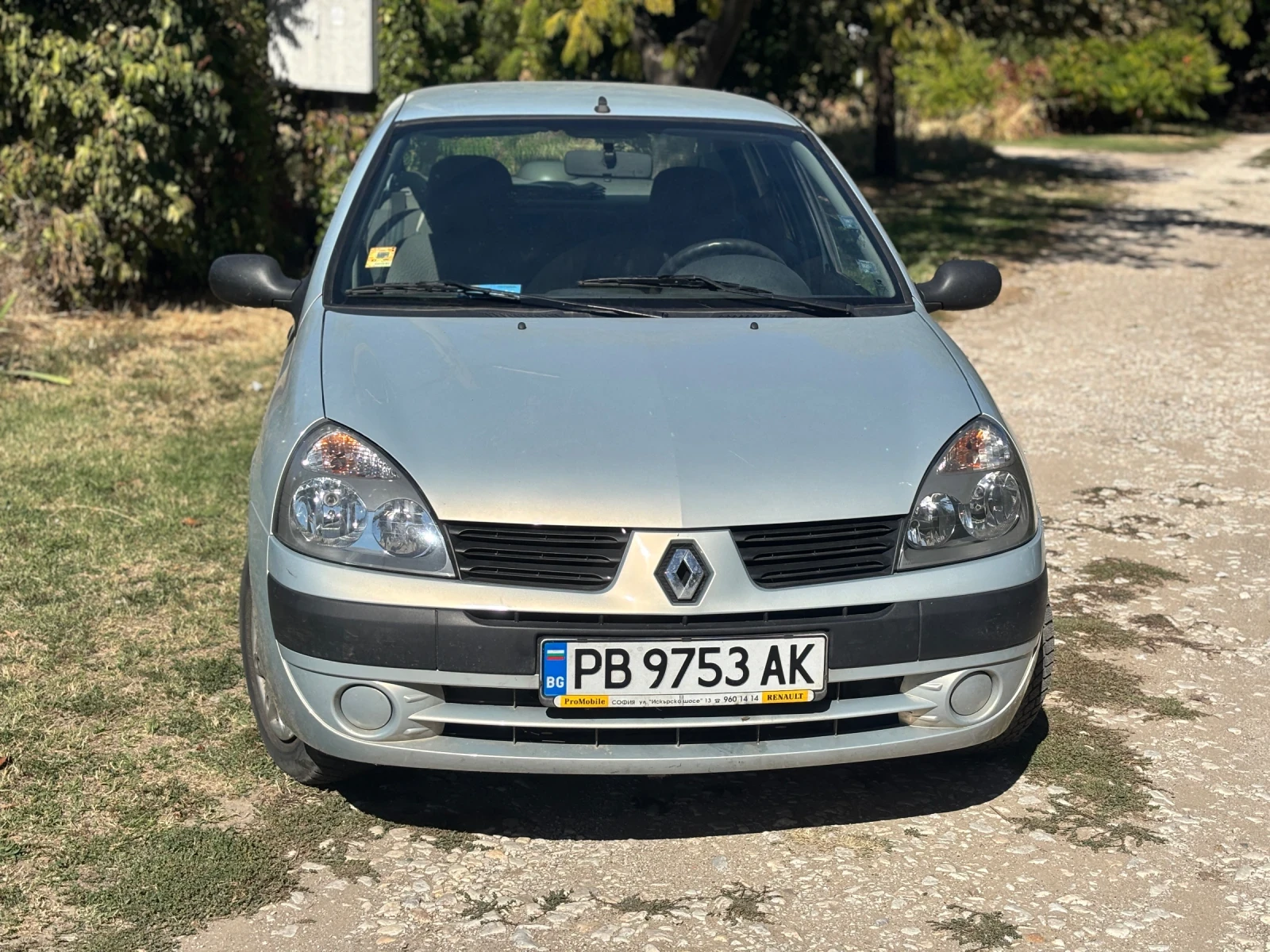 Renault Clio 1.4, снимка 2 - Автомобили и джипове - 56358084