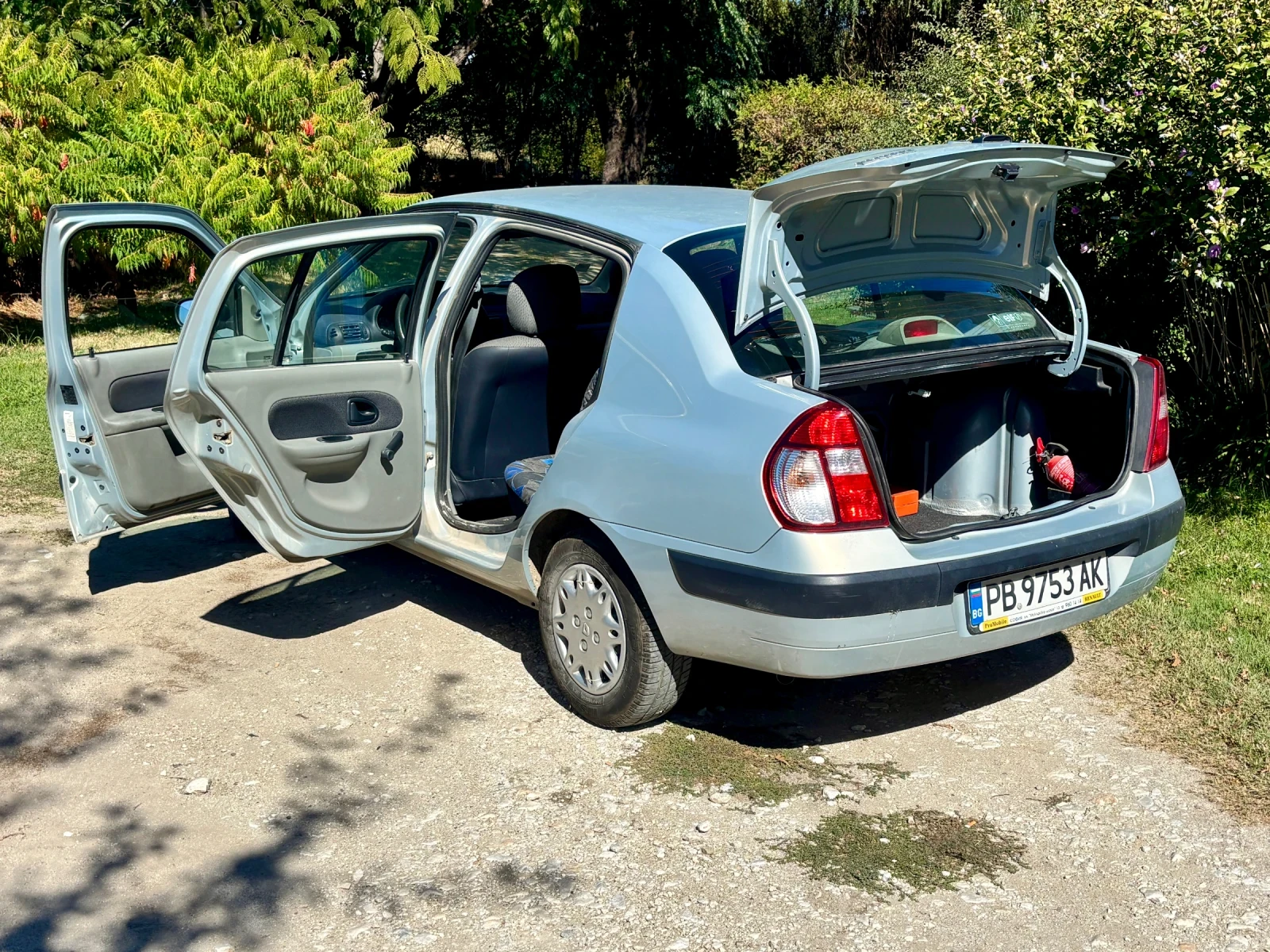 Renault Clio 1.4, снимка 3 - Автомобили и джипове - 56358084