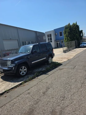 Jeep Cherokee Liberty 2, 8 D, снимка 1