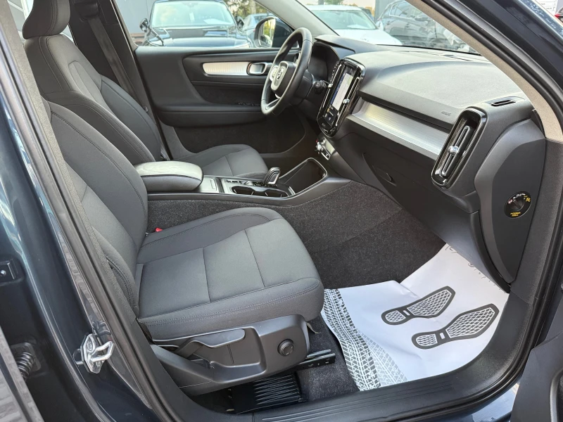 Volvo XC40 2.0 i 4x4 AVT LED, снимка 8 - Автомобили и джипове - 51536651