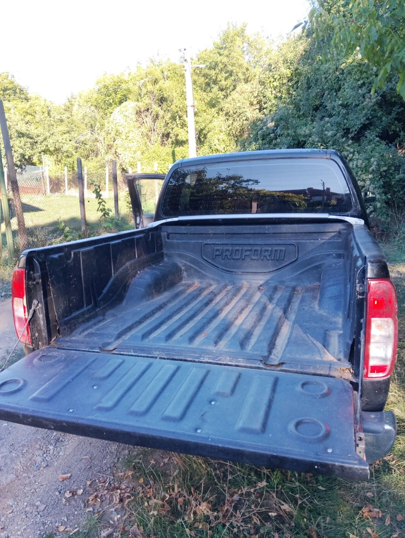 Nissan Navara 2.5D, снимка 10 - Автомобили и джипове - 52121386