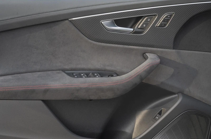 Audi RSQ8 PERFORMANCE/FACELIFT/CERAMIC/CARBON/B&O/PANO/MATRI, снимка 6 - Автомобили и джипове - 53283014