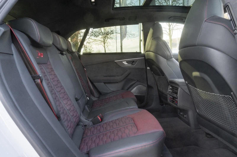 Audi RSQ8 PERFORMANCE/FACELIFT/CERAMIC/CARBON/B&O/PANO/MATRI, снимка 15 - Автомобили и джипове - 53283014