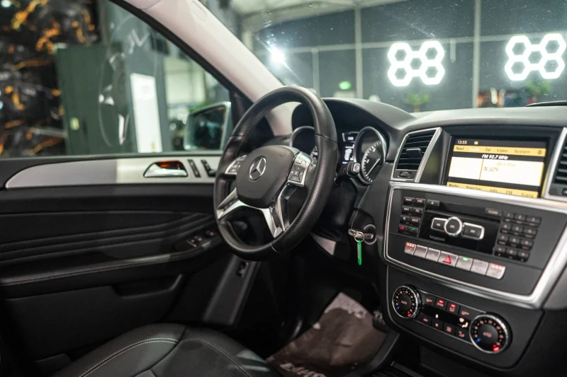 Mercedes-Benz ML 350 D 4MATIC FULL AMG LINE NAVI ЛИЗИНГ 100%, снимка 14 - Автомобили и джипове - 53301116