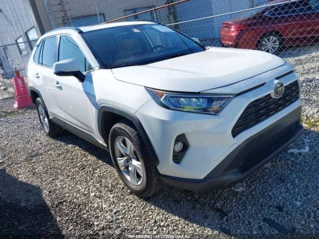 Toyota Rav4 XLE, снимка 2 - Автомобили и джипове - 53474887