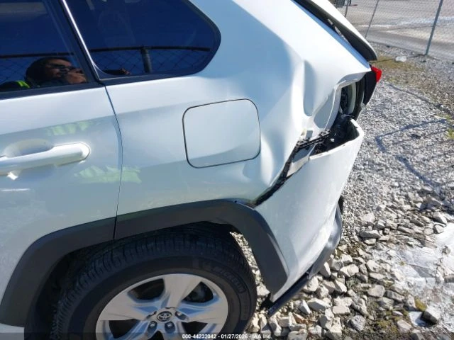 Toyota Rav4 XLE, снимка 11 - Автомобили и джипове - 53474887