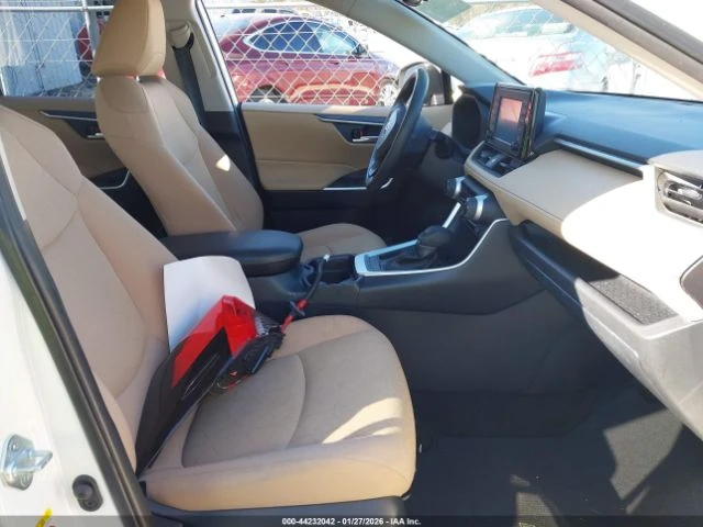 Toyota Rav4 XLE, снимка 6 - Автомобили и джипове - 53474887