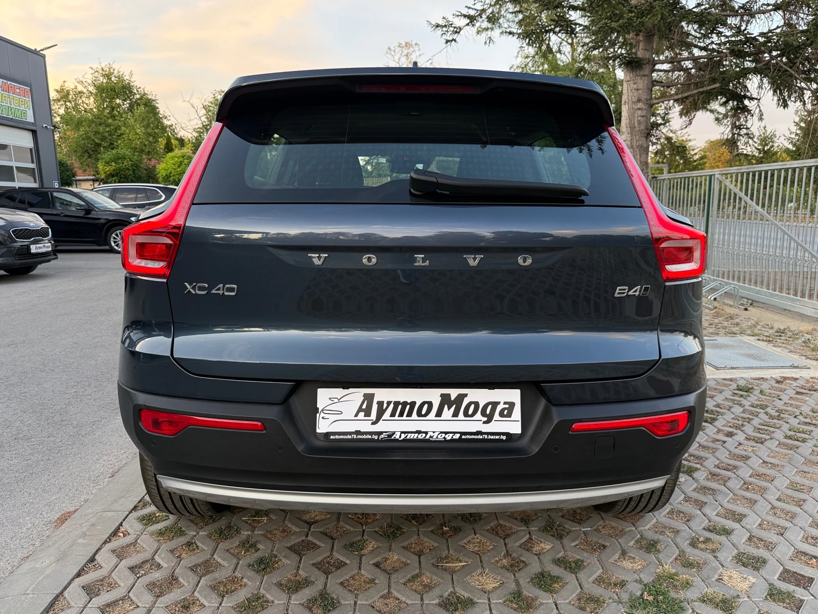 Volvo XC40 2.0 D 4x4 AVT LED - изображение 4