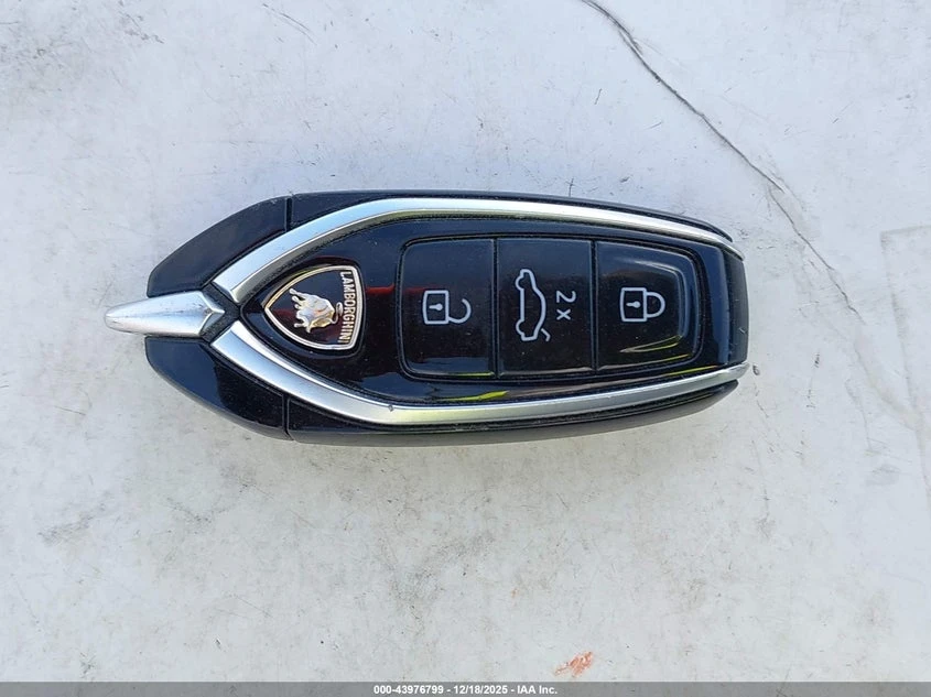 Lamborghini Urus Graphite Capsule/Pearl Capsule, снимка 11 - Автомобили и джипове - 53945139