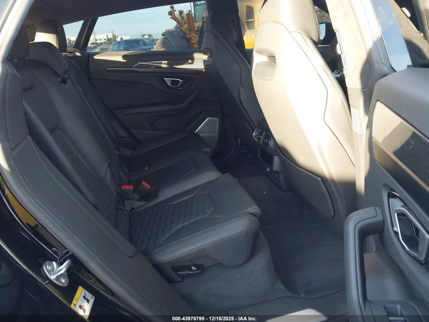 Lamborghini Urus Graphite Capsule/Pearl Capsule, снимка 8 - Автомобили и джипове - 53945139