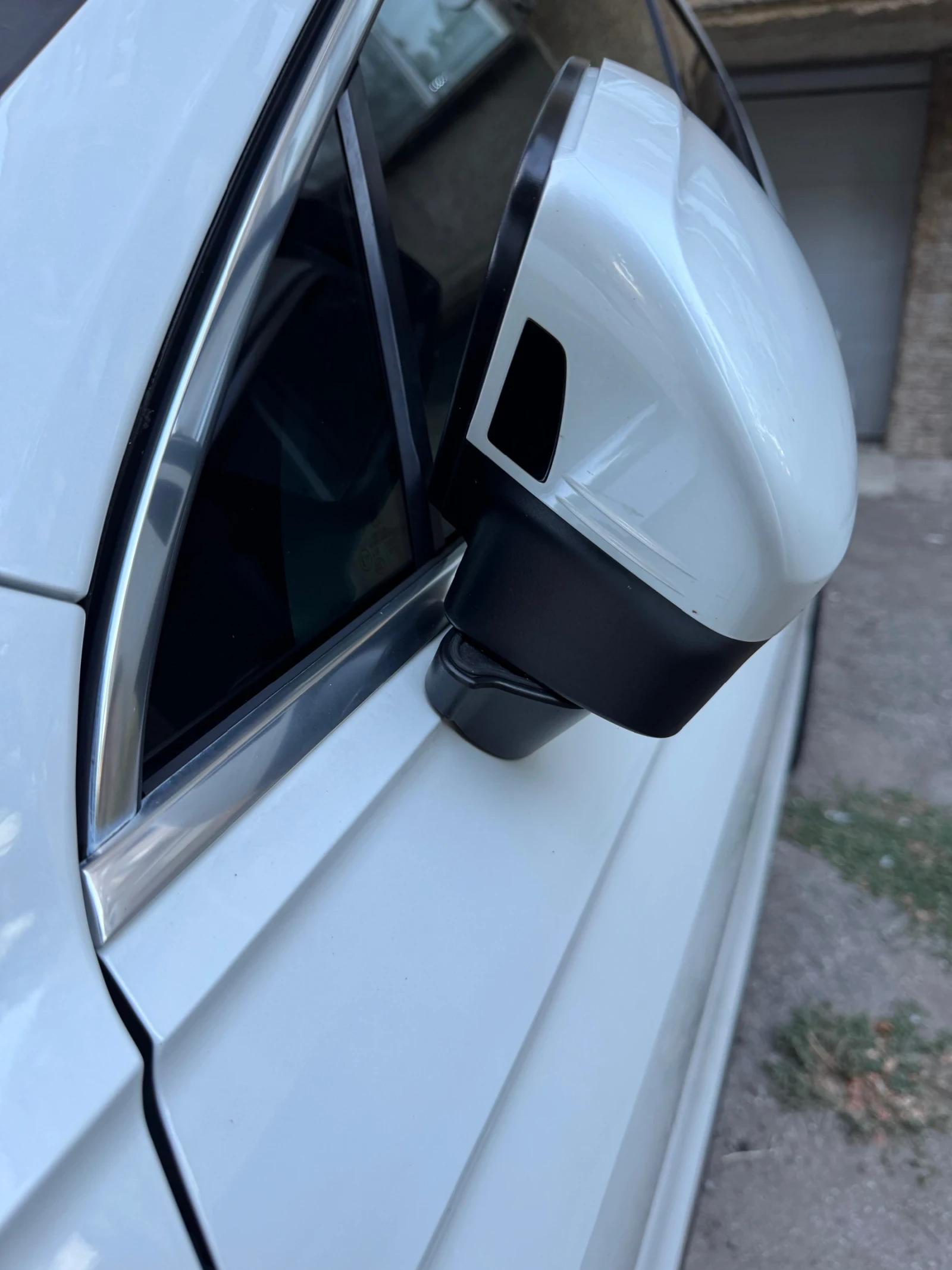 VW Tiguan 2.0 TD?, снимка 16 - Автомобили и джипове - 55805919