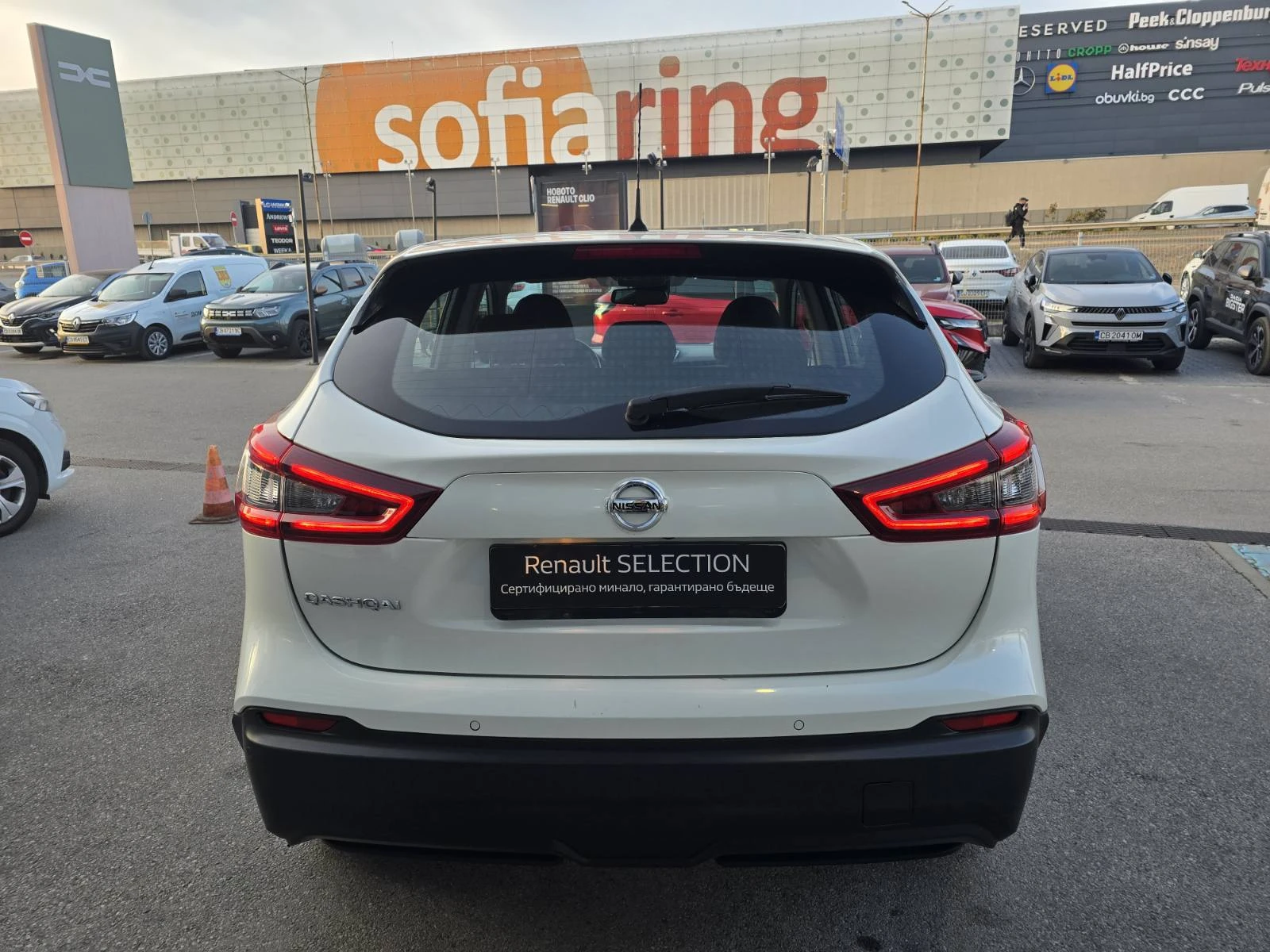 Nissan Qashqai 1.3 TCe 158 �.�. ������ 4x2 Stop & Start | Mobile.bg � ����������� 6