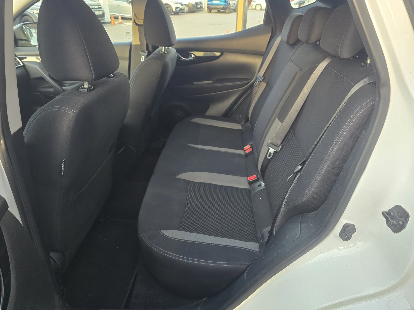 Nissan Qashqai 1.3 TCe 158 �.�. ������ 4x2 Stop & Start | Mobile.bg � ����������� 15