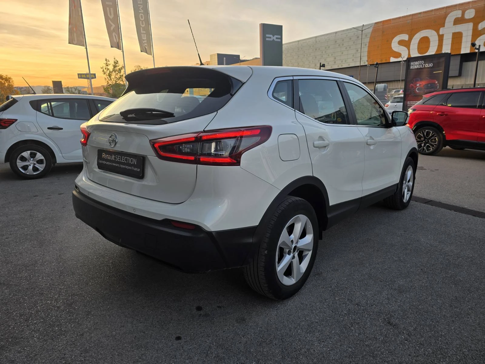 Nissan Qashqai 1.3 TCe 158 �.�. ������ 4x2 Stop & Start | Mobile.bg � ����������� 5