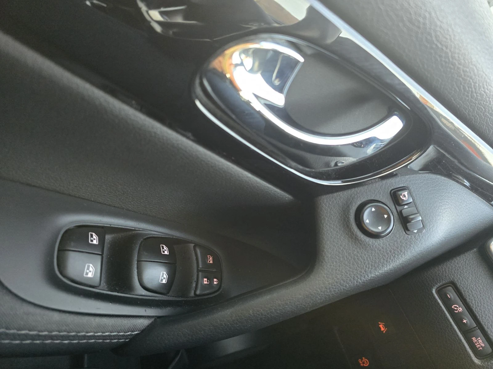 Nissan Qashqai 1.3 TCe 158 �.�. ������ 4x2 Stop & Start | Mobile.bg � ����������� 12