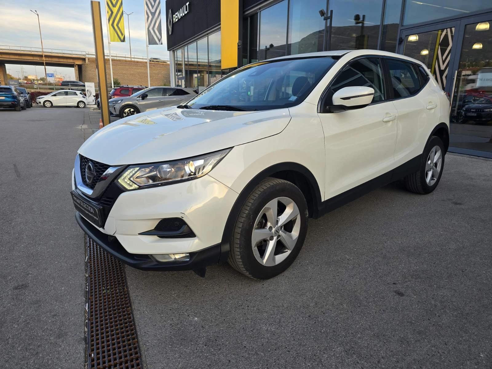 Nissan Qashqai 1.3 TCe 158 �.�. ������ 4x2 Stop & Start | Mobile.bg � ����������� 1