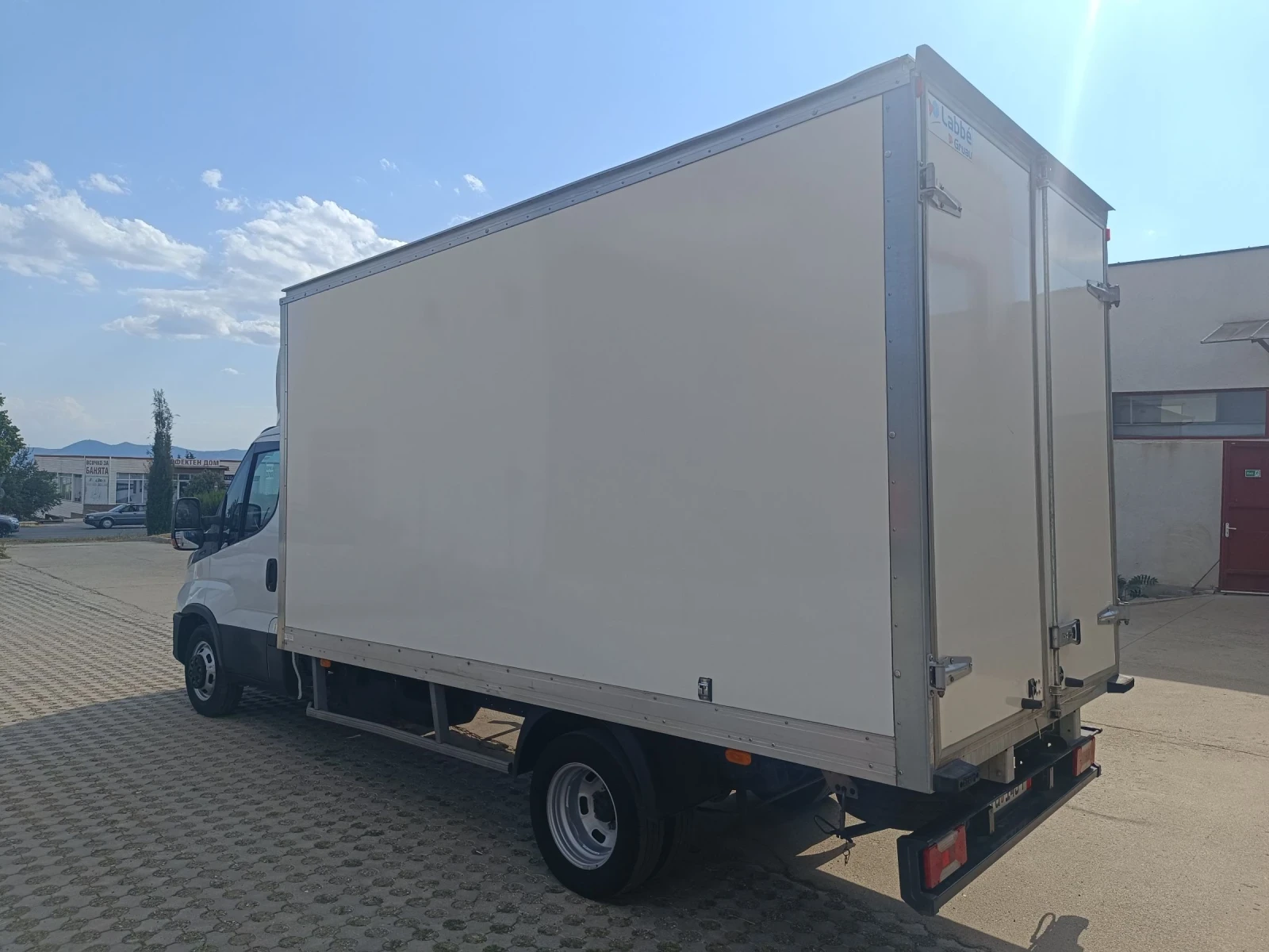 Iveco Daily 35с16 3000 3.5т - изображение 3