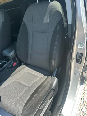 Hyundai I30 1.6i 135kc 6ck Навигация, снимка 11