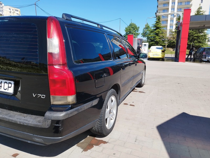 Volvo V70 2.4i, снимка 8 - Автомобили и джипове - 45287854